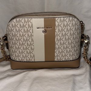 Michael Kors Jet Set Charm crossbody